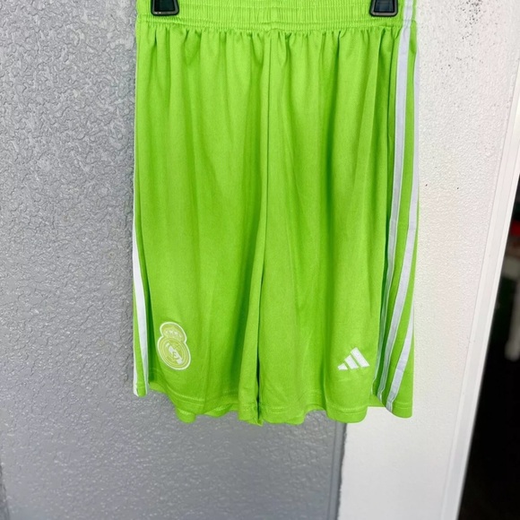 NWT- Adidas Real Madrid jersey set size medium Green - Picture 5 of 12